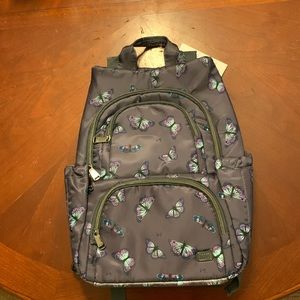 NWT Hatchback 3 in Butterfly Grey by Lug